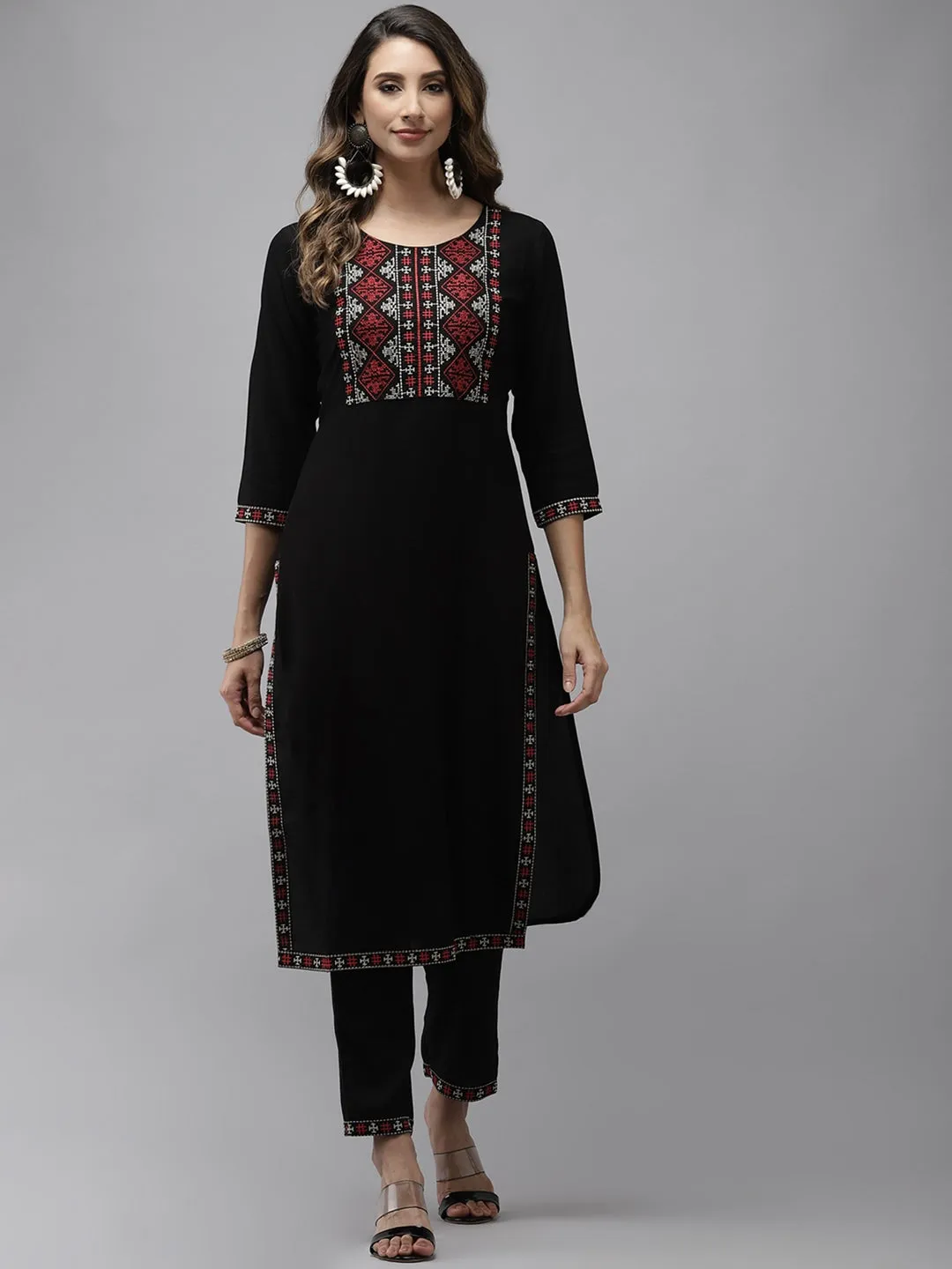 Black Yoke Design Kurta Set