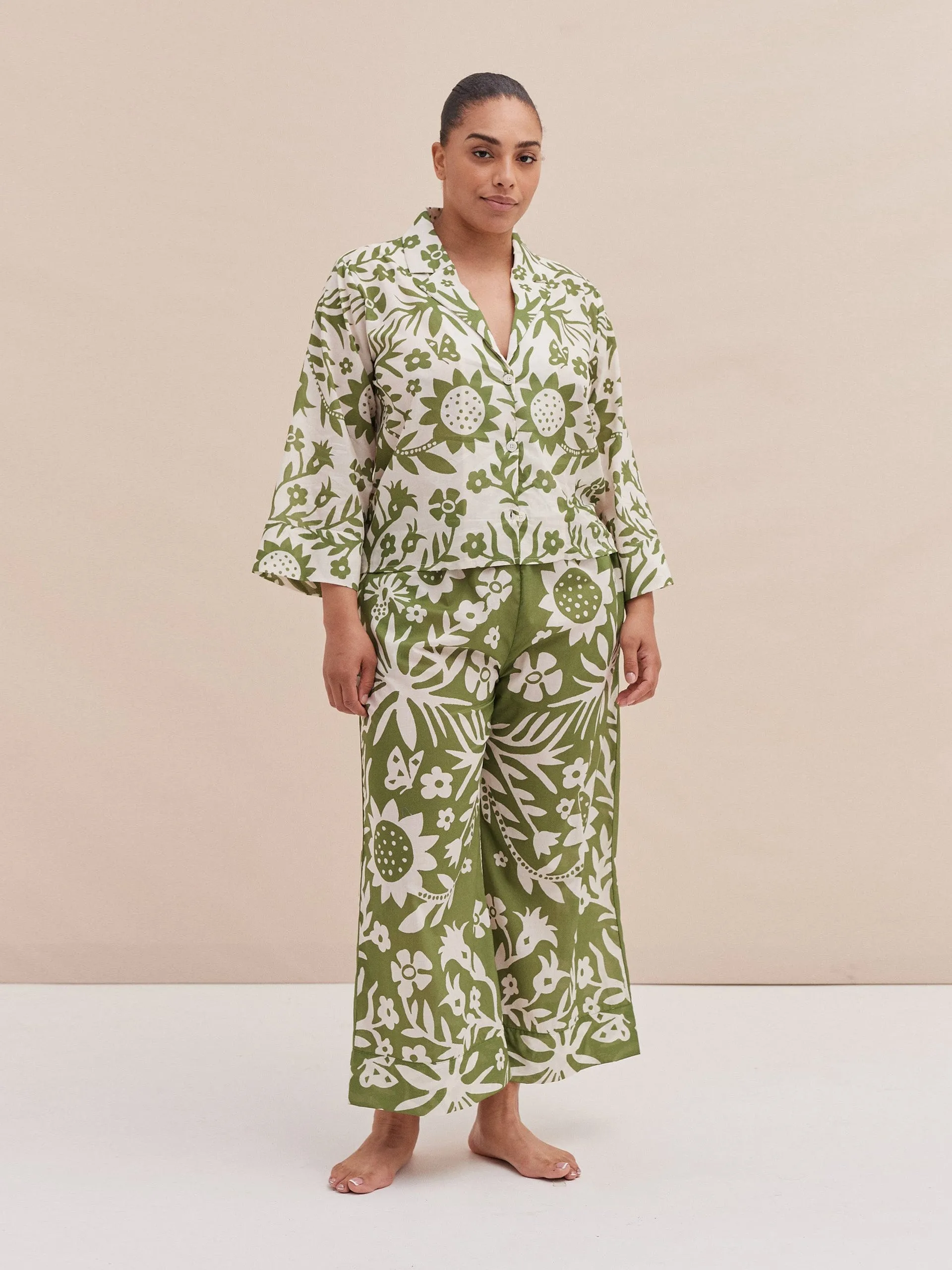 Boxy shirt and wide leg trouser set Fabelei print green and cream