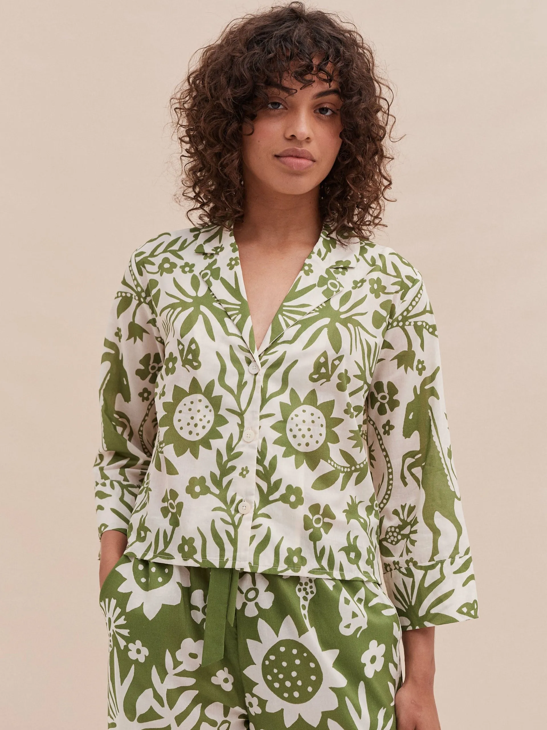 Boxy shirt and wide leg trouser set Fabelei print green and cream