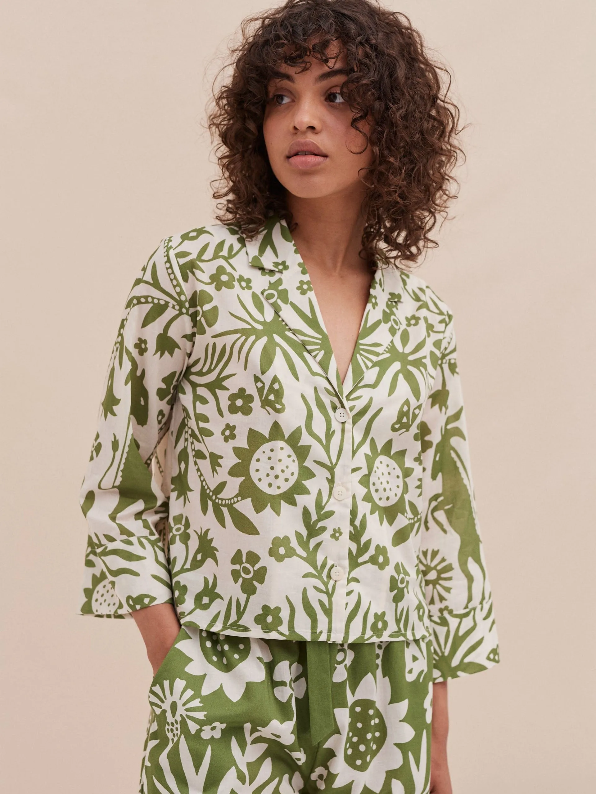 Boxy shirt and wide leg trouser set Fabelei print green and cream