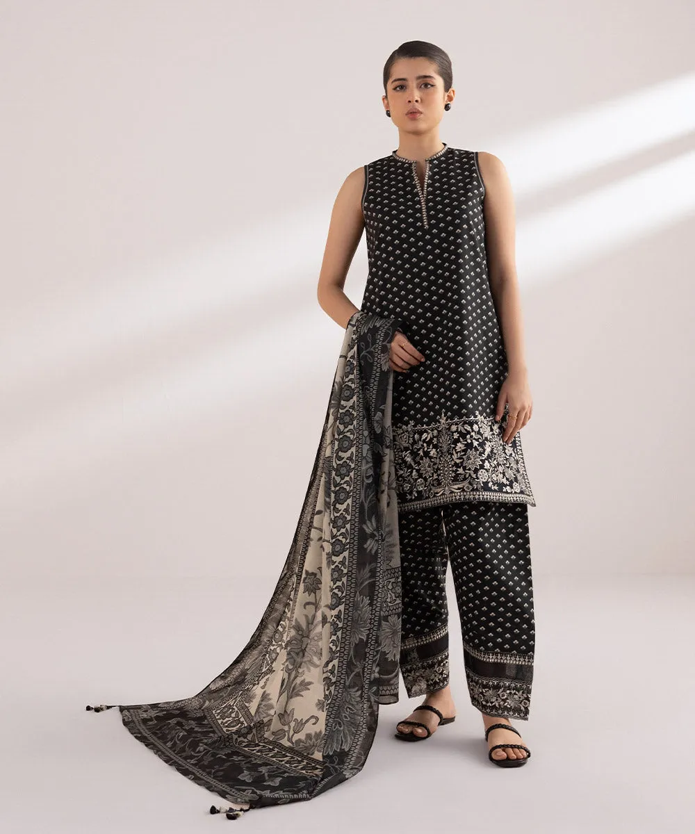 Monochrome '24-3 Piece - Embroidered Lawn Suit - 0U3Pesg24V48